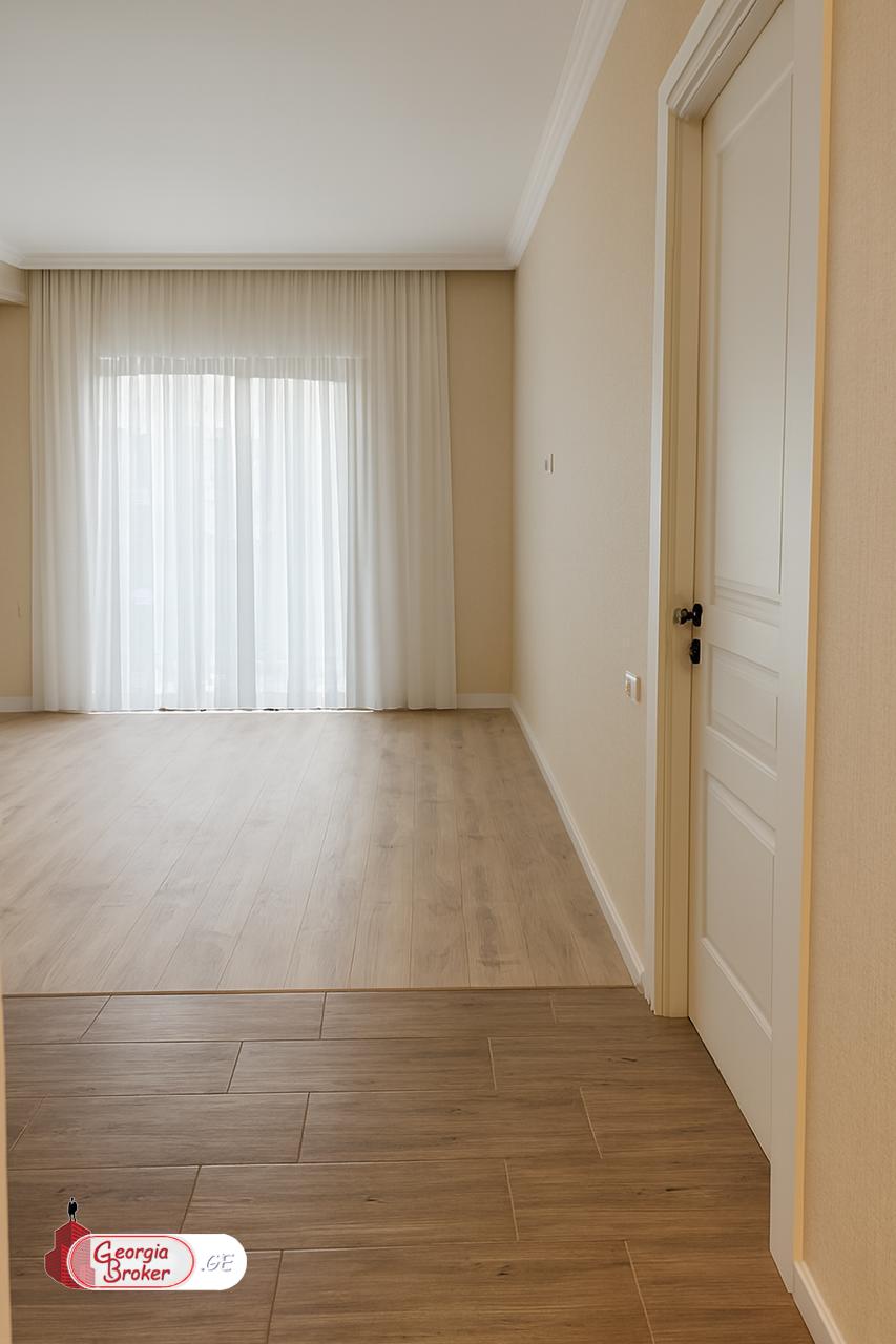 продается квартира с новым ремонтом 3-комнаты